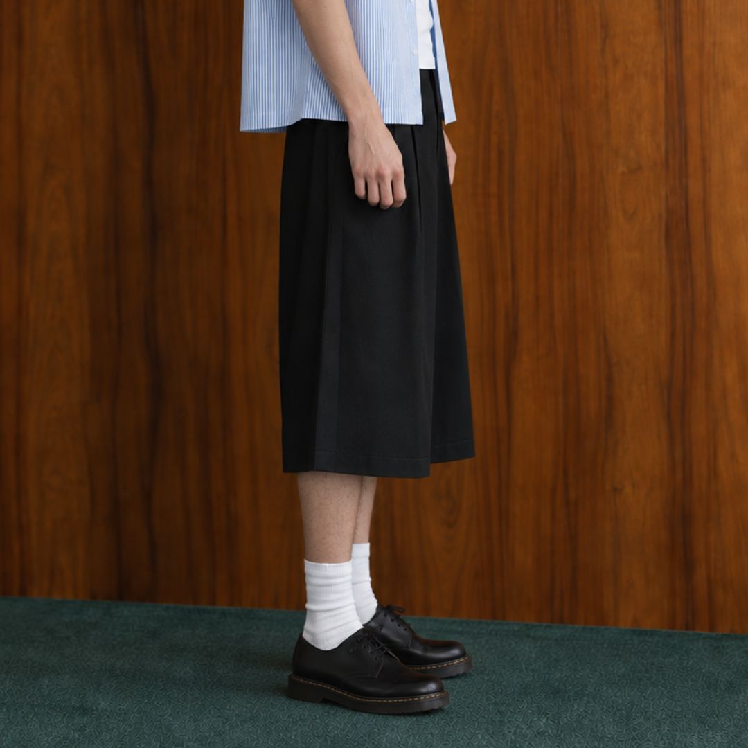 LK008 Arc Wide Shorts